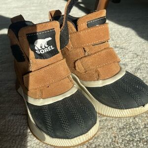 Sorel Out N' About waterproof boots